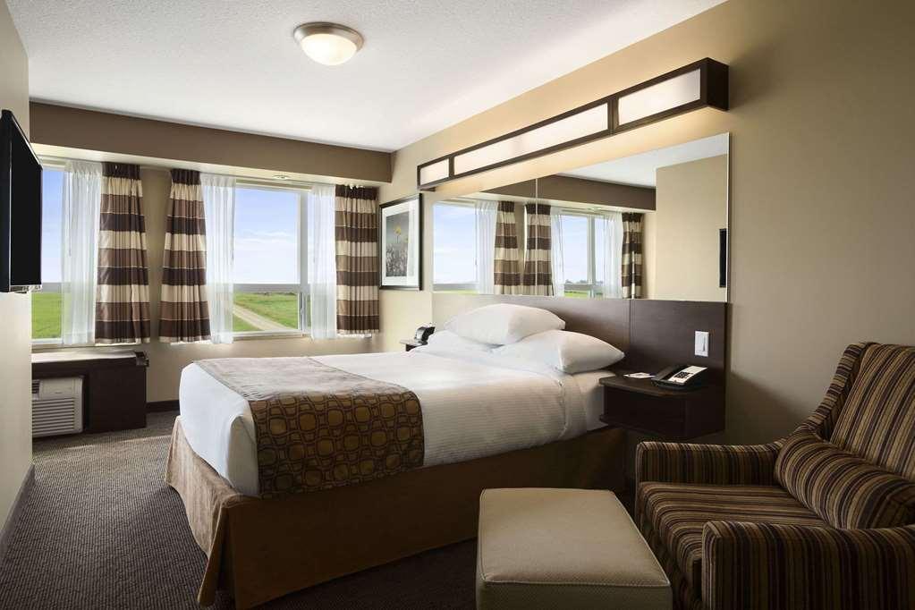 Microtel Inn And Suites By Wyndham Weyburn Oda fotoğraf