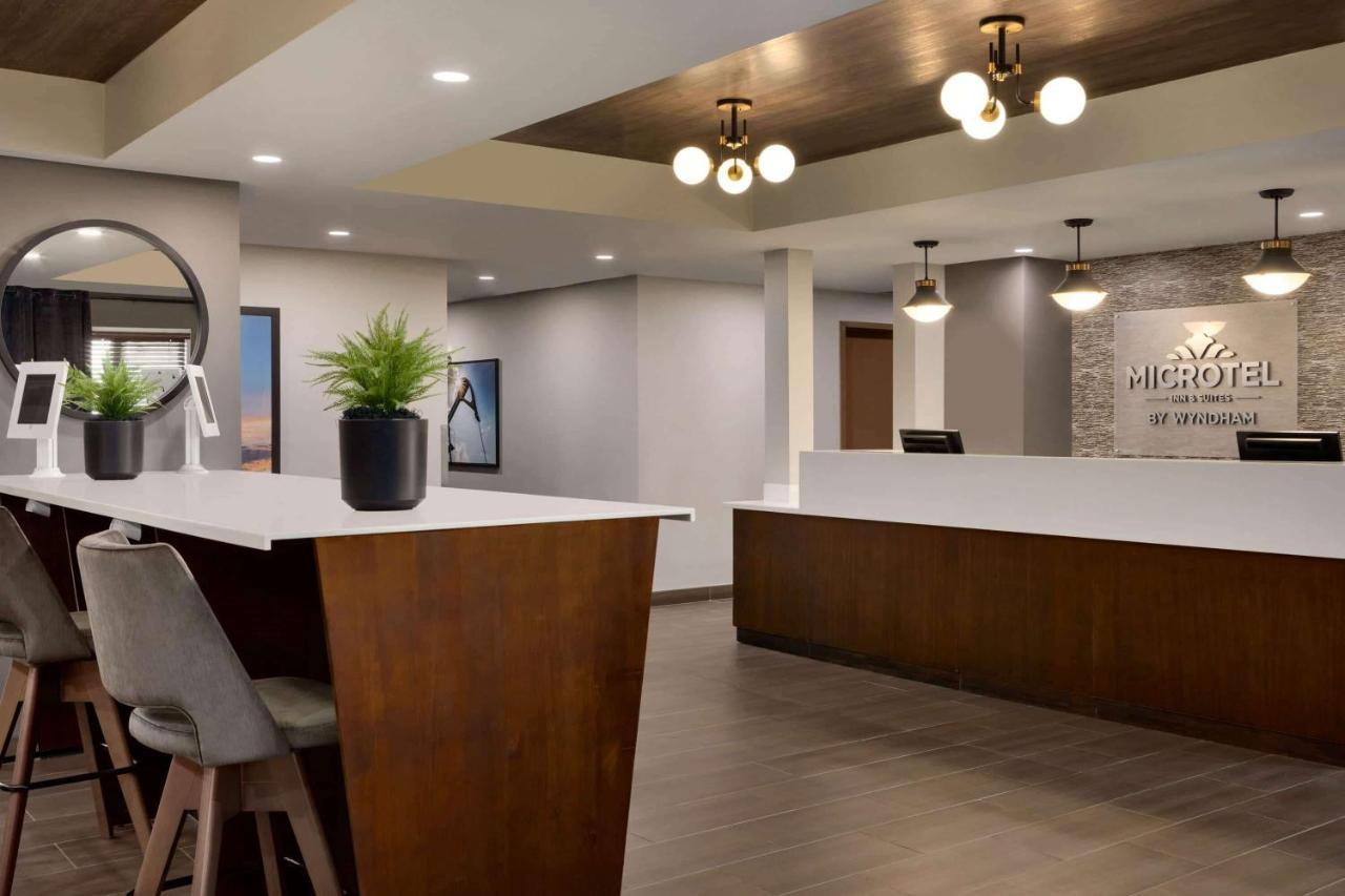 Microtel Inn And Suites By Wyndham Weyburn Dış mekan fotoğraf