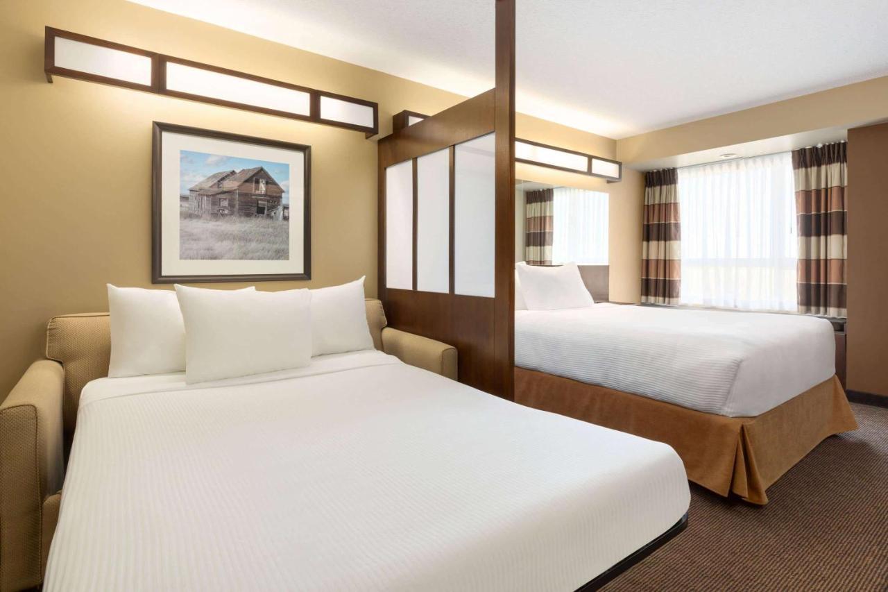 Microtel Inn And Suites By Wyndham Weyburn Dış mekan fotoğraf