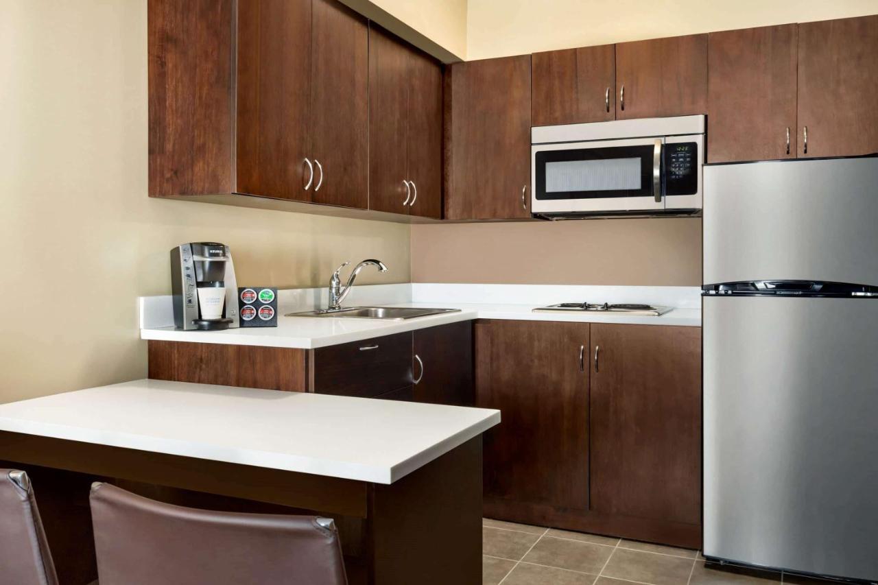 Microtel Inn And Suites By Wyndham Weyburn Dış mekan fotoğraf