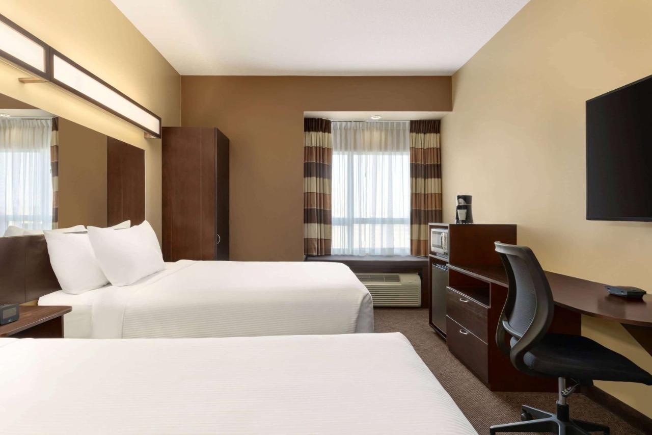 Microtel Inn And Suites By Wyndham Weyburn Dış mekan fotoğraf