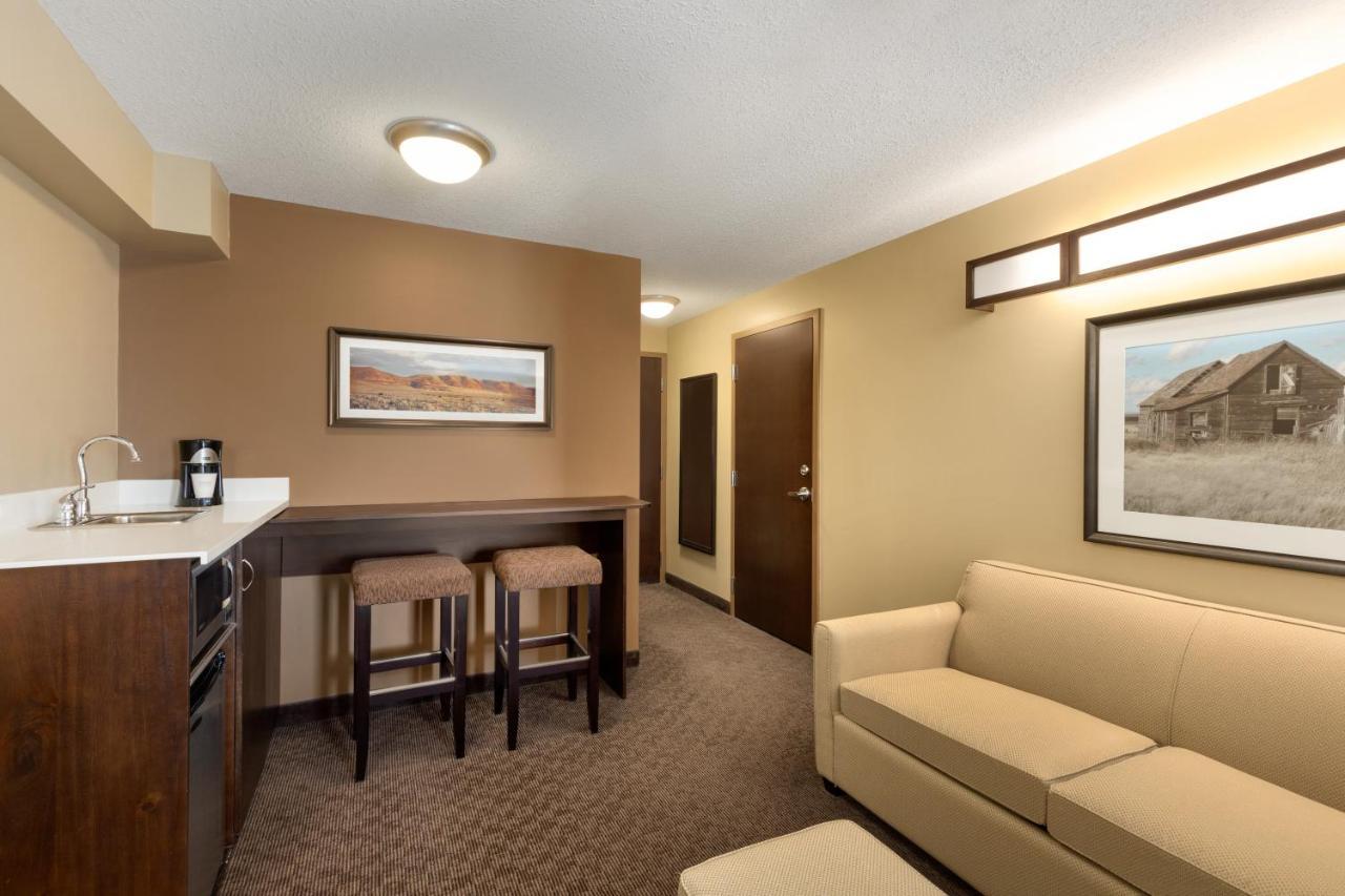 Microtel Inn And Suites By Wyndham Weyburn Dış mekan fotoğraf
