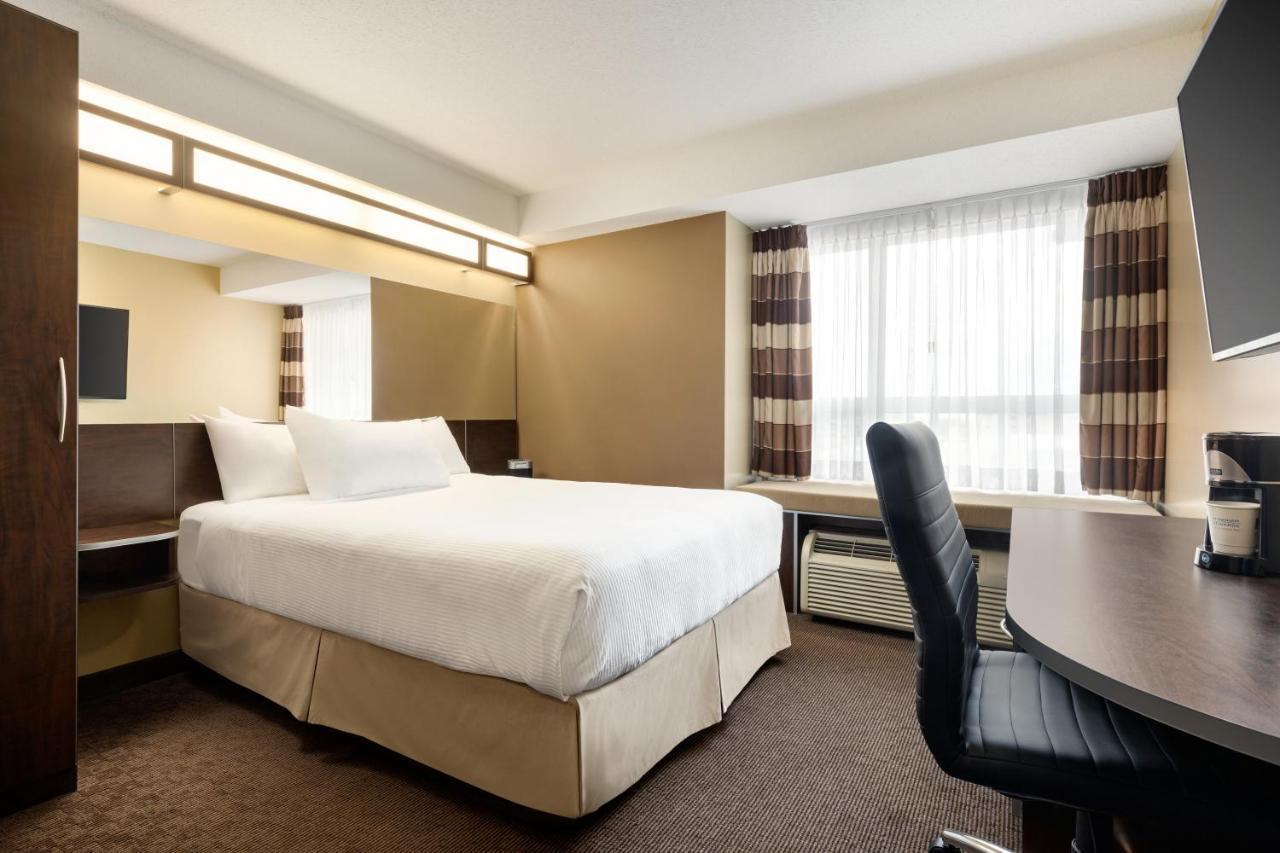Microtel Inn And Suites By Wyndham Weyburn Dış mekan fotoğraf