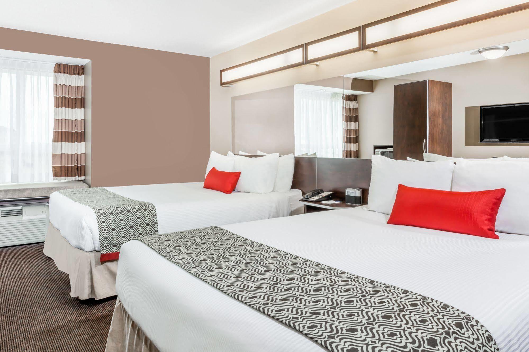 Microtel Inn And Suites By Wyndham Weyburn Dış mekan fotoğraf